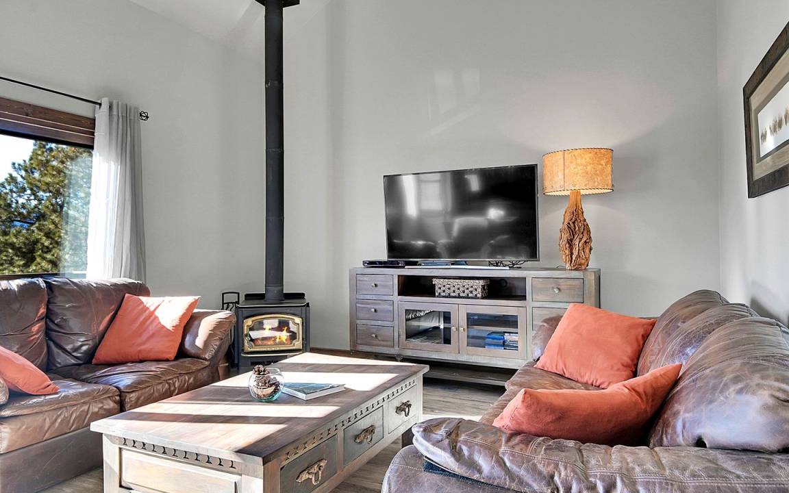 Photo of Livingroom in Evergreen