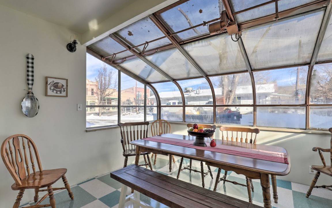 Photo of Livingroom in Mount Pleasant
