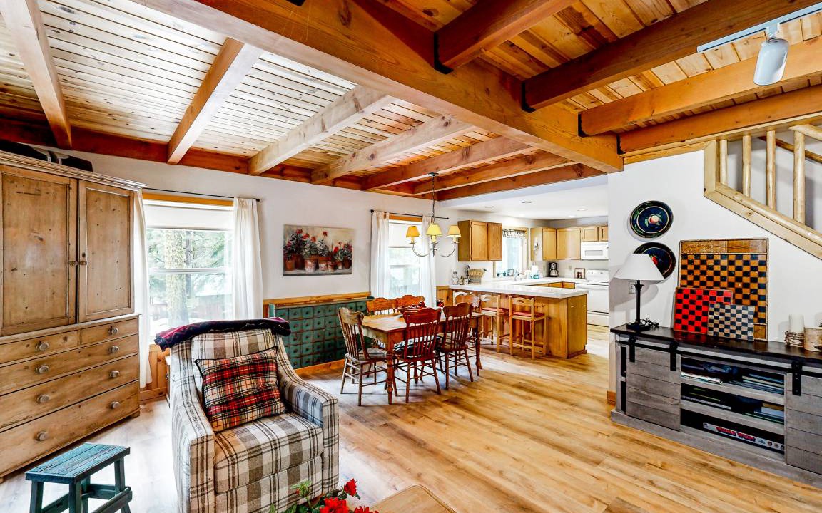 Photo of Livingroom in Tahoe Pines