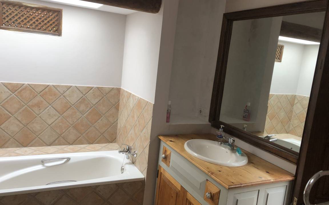 Photo of Bathroom in Tias
