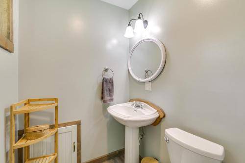 Photo of Bathroom in Nelsonville