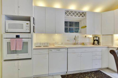 Photo of Kitchen in Uptown - Upper Duval