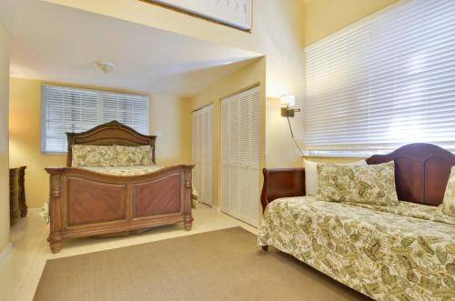 Photo of Bedroom in Uptown - Upper Duval