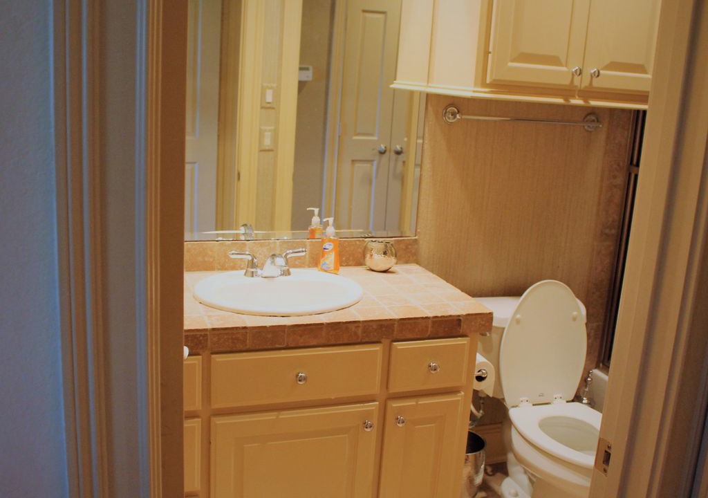Photo of Bathroom in El Lago