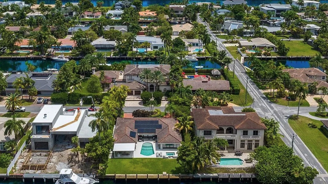 Photo of Outdoor in Hallandale Beach