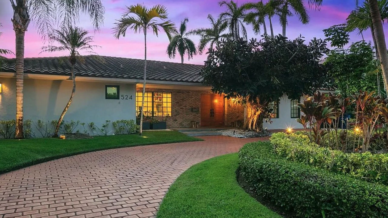 Photo of Outdoor in Hallandale Beach