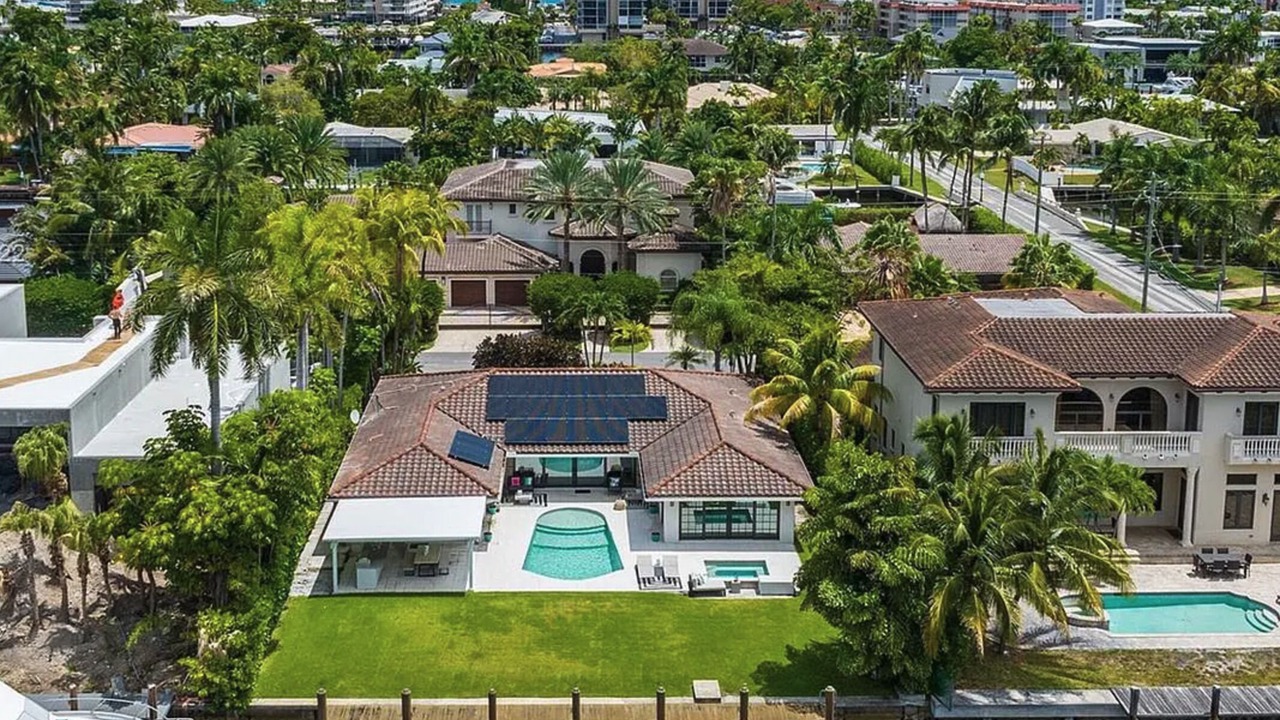 Photo of Outdoor in Hallandale Beach