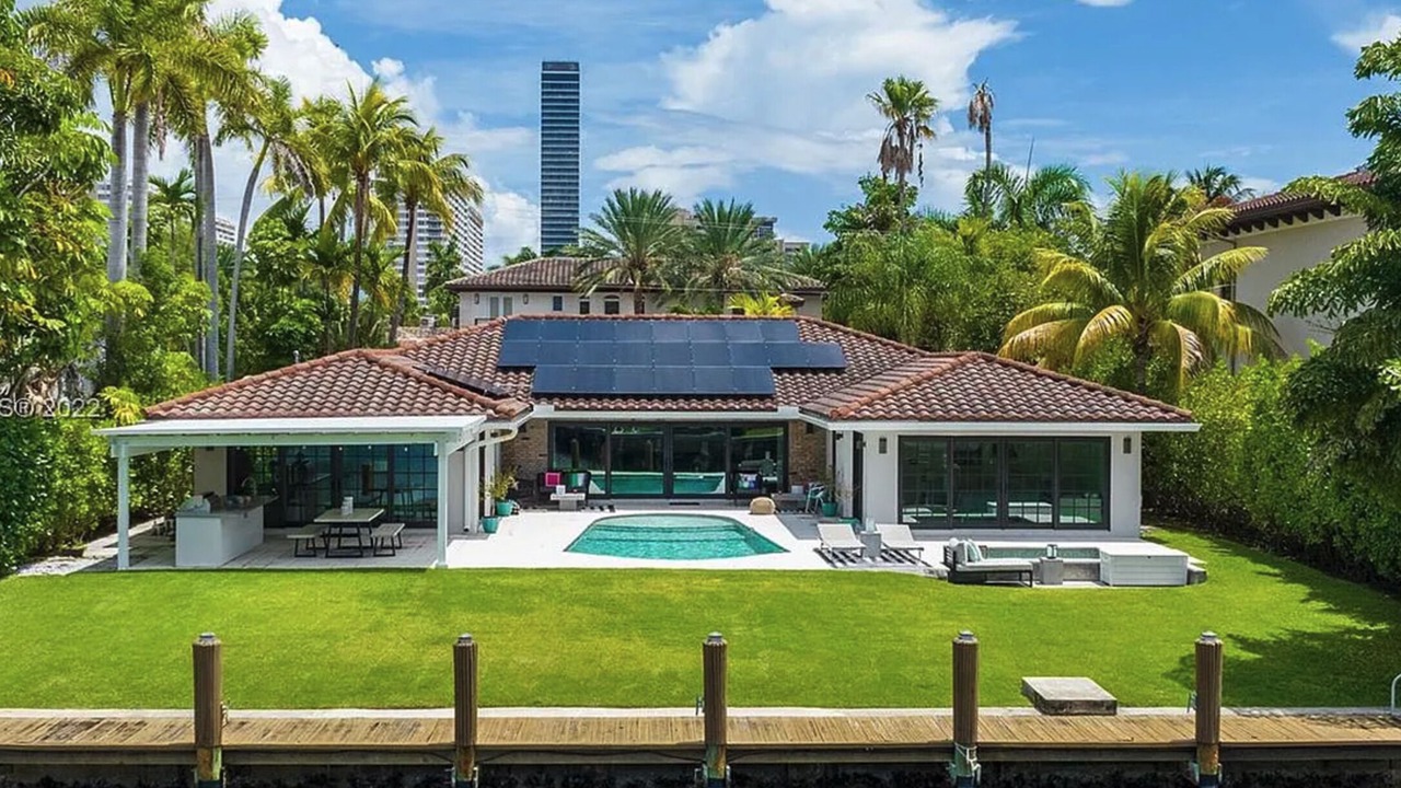 Photo of Outdoor in Hallandale Beach