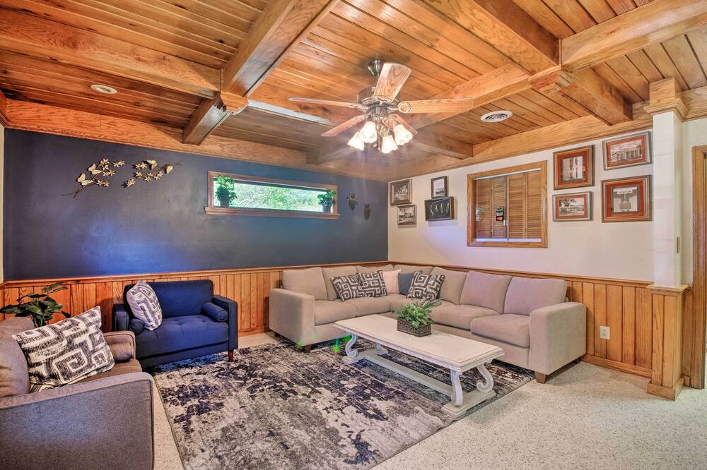Photo of Livingroom in Newton