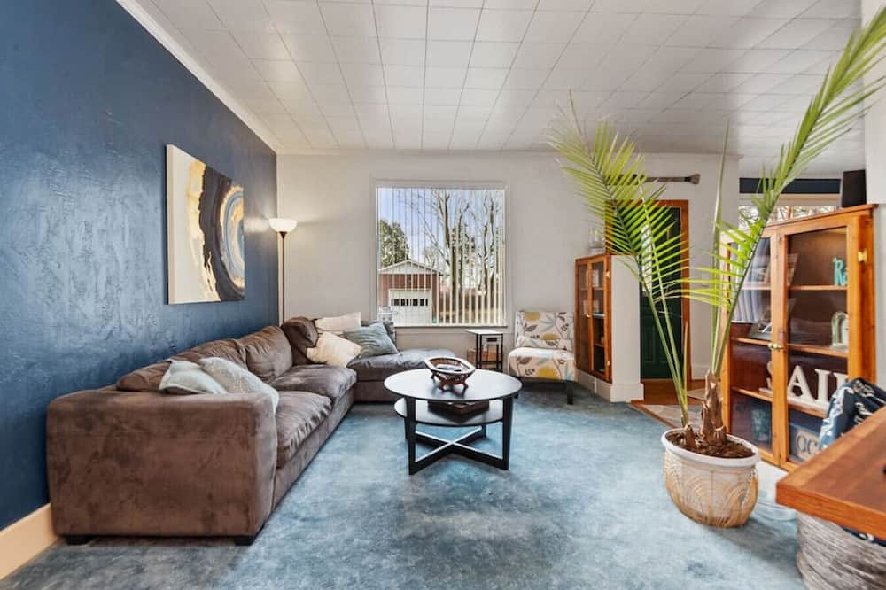 Photo of Livingroom in New Kensington