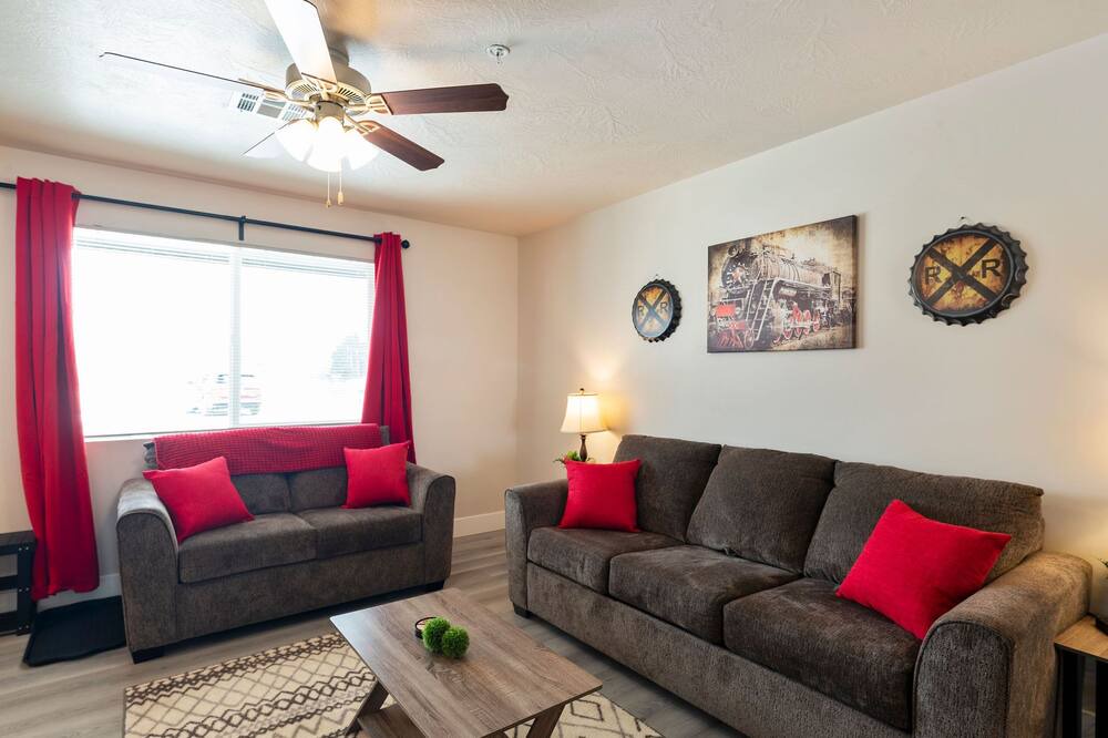 Photo of Livingroom in Cedar City
