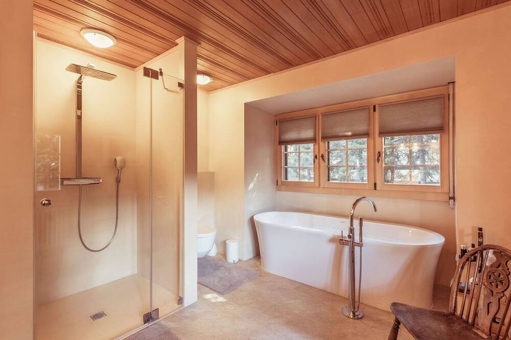 Photo of Bathroom in Arveyes