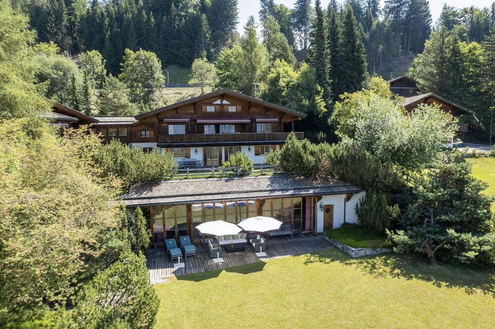 Photo of Outdoor in Arveyes