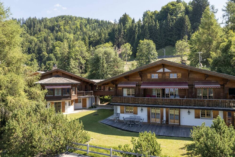 Photo of Outdoor in Arveyes