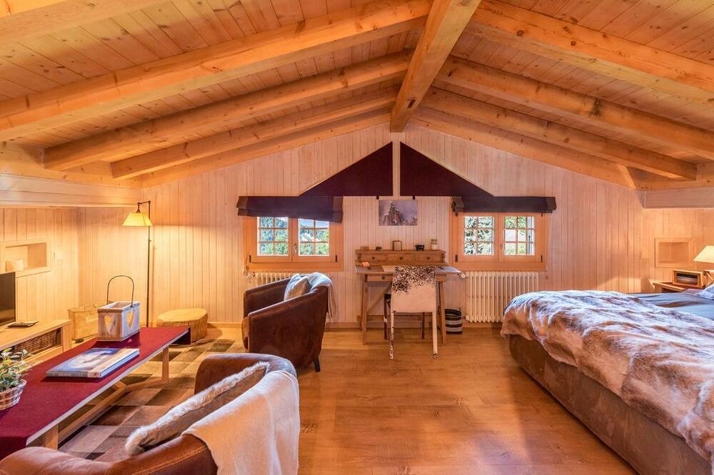 Photo of Bedroom in Arveyes