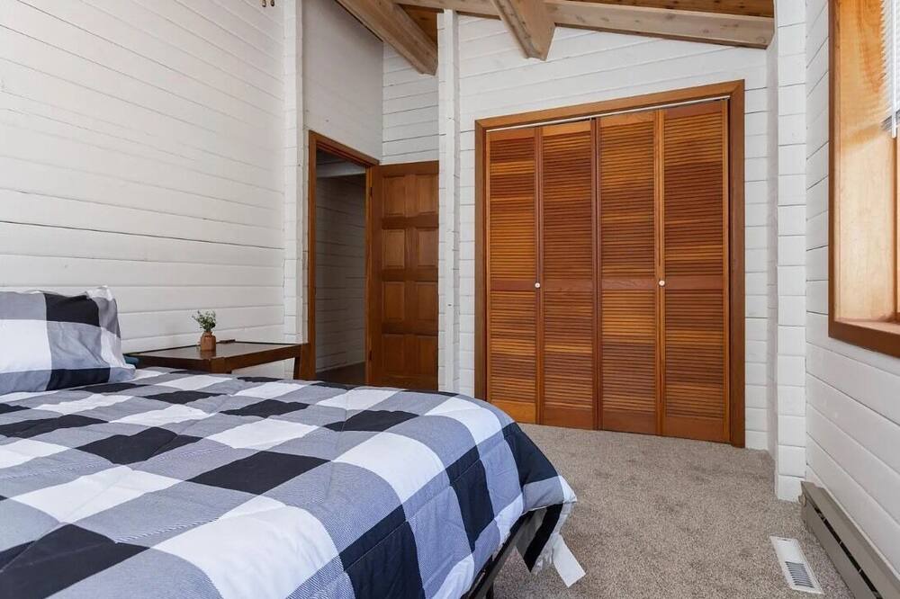 Photo of Bedroom in Ottertail