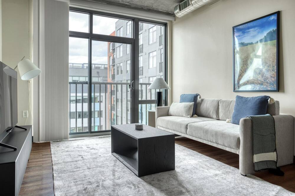 Photo of Livingroom in H Street Corridor