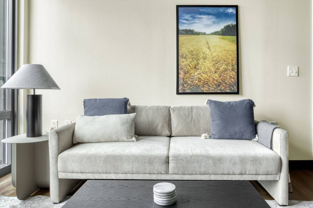 Photo of Livingroom in H Street Corridor