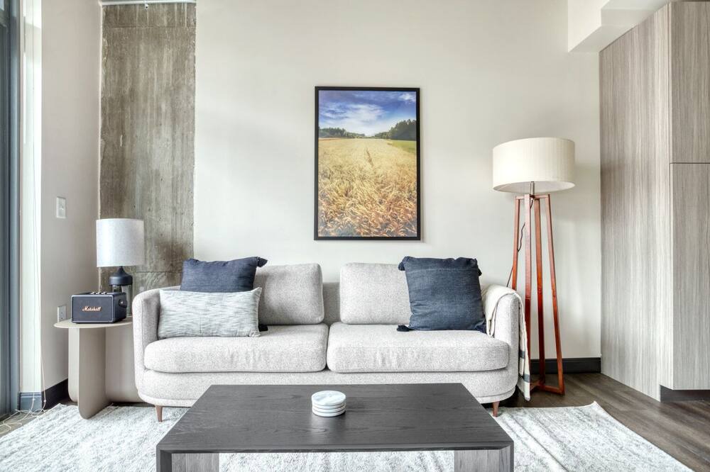 Photo of Livingroom in H Street Corridor
