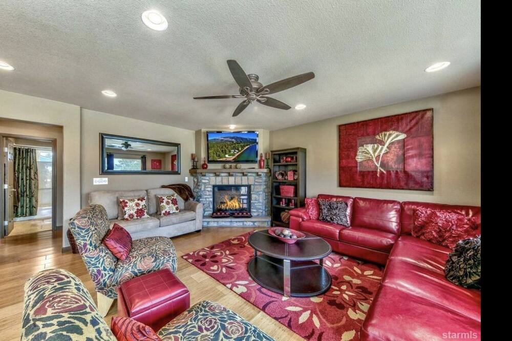 Photo of Livingroom in Camp Richardson