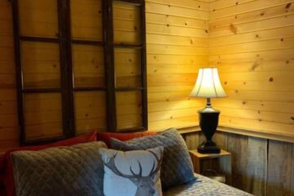Photo of Bedroom in Steelville