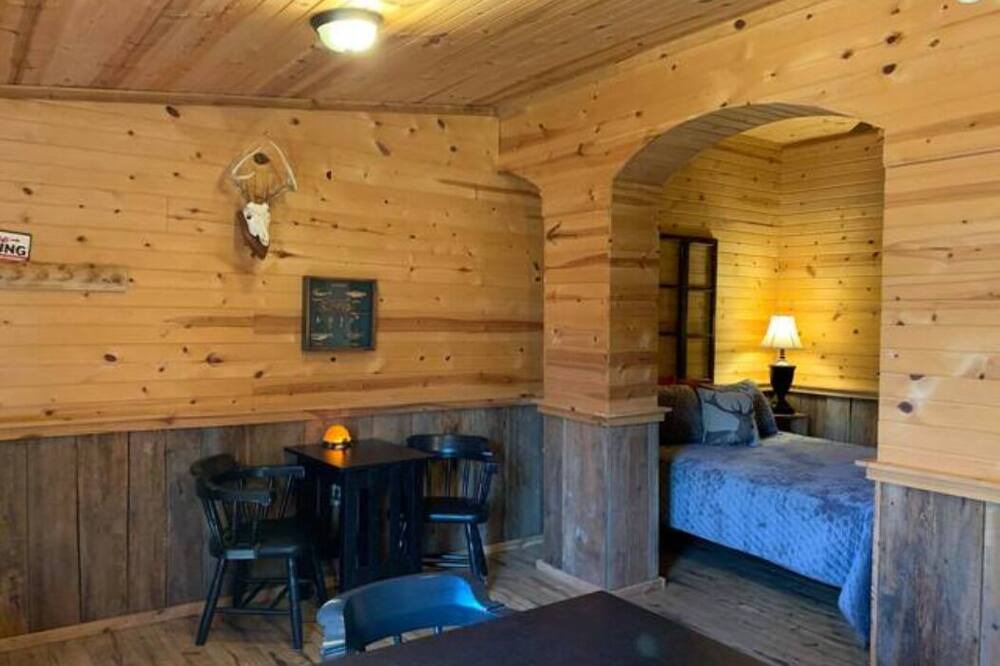 Photo of Bedroom in Steelville