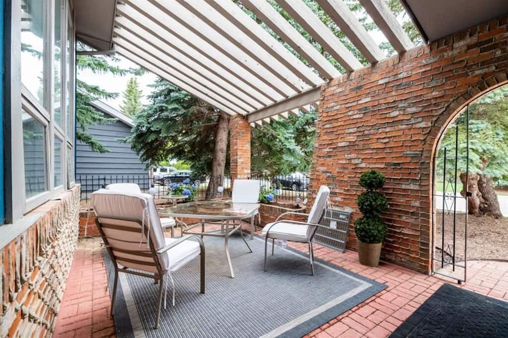Photo of Patio Balcony in Southwest Calgary