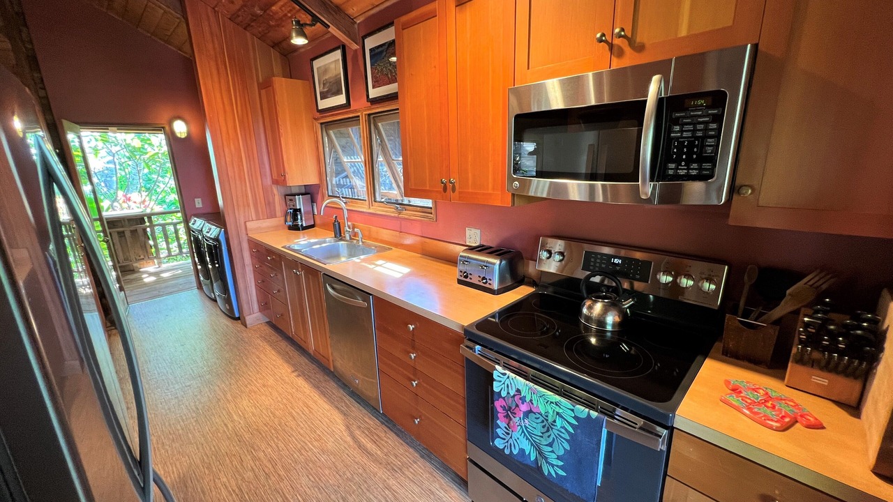 Photo of Kitchen in Maunaloa