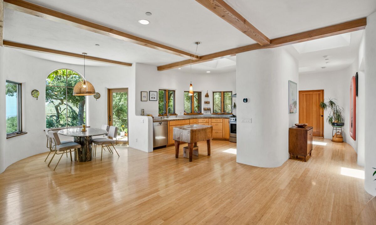 Photo of Livingroom in Mission Canyon