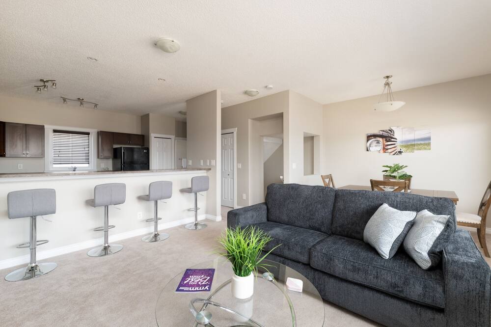 Photo of Livingroom in Fort McMurray