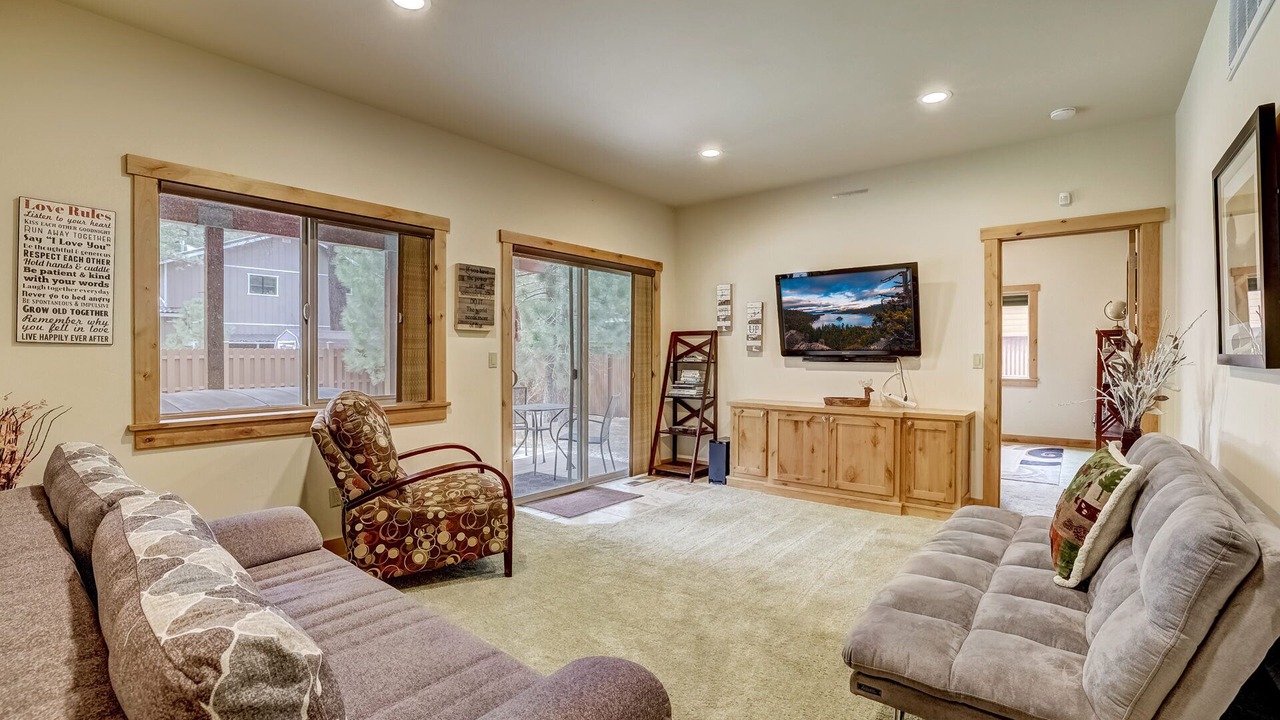 Photo of Livingroom in Christmas Valley