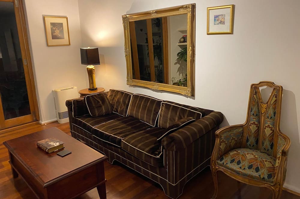Photo of Livingroom in St. Kilda East