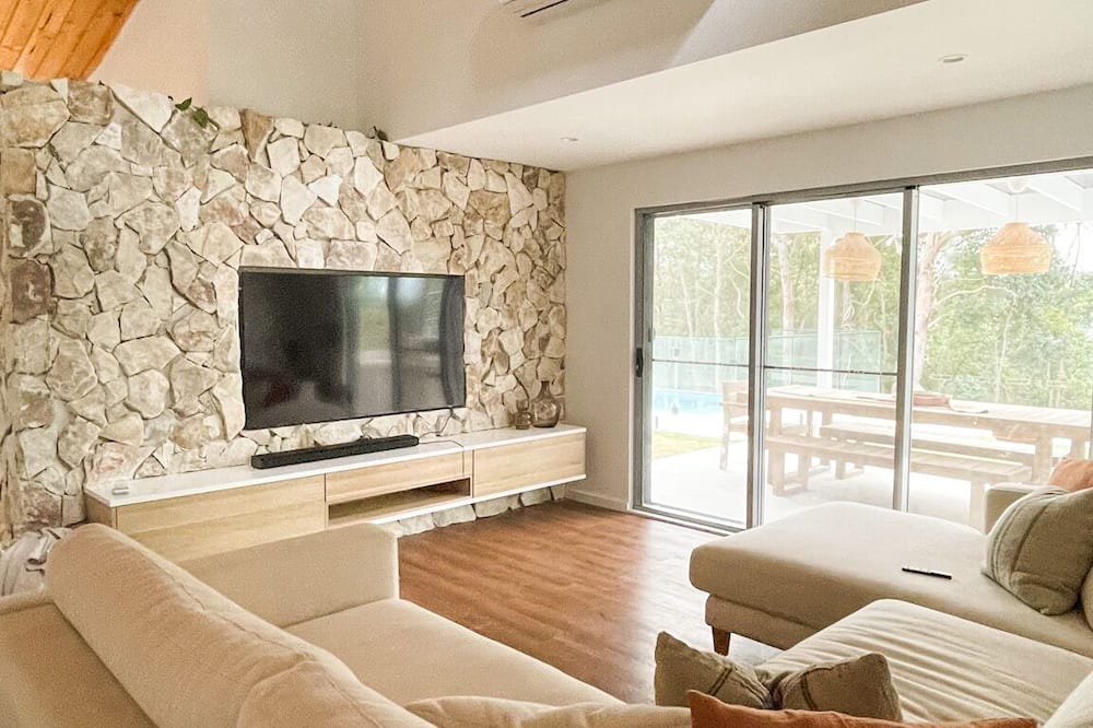 Photo of Livingroom in Currumbin Valley
