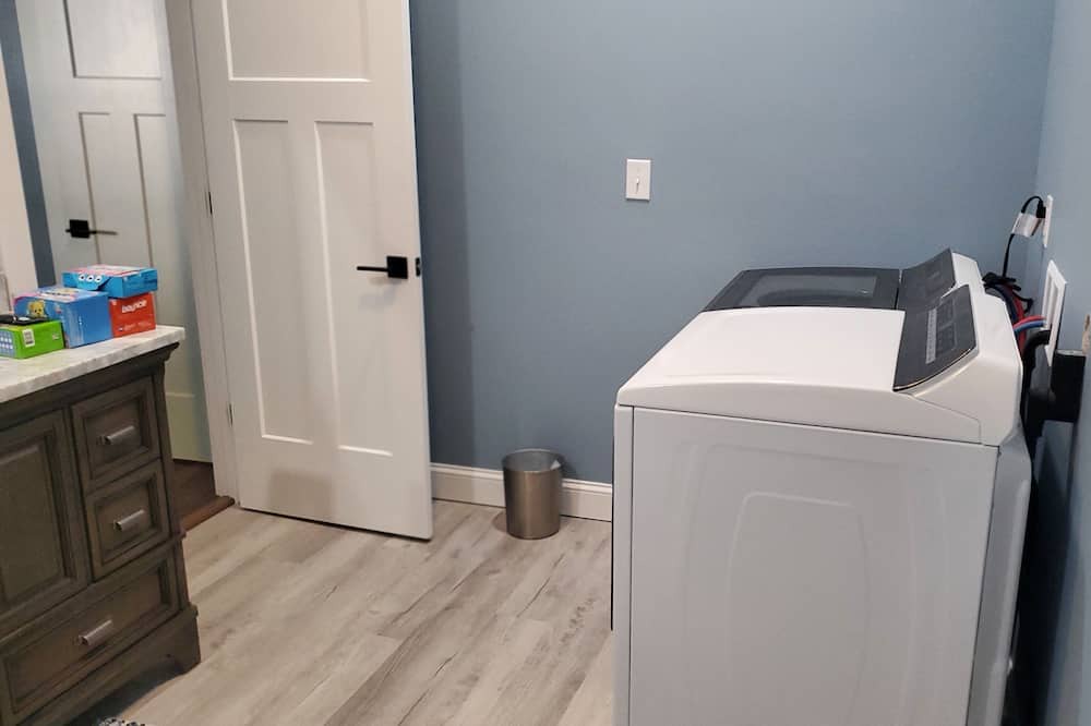 Photo of Bathroom in Lakeview