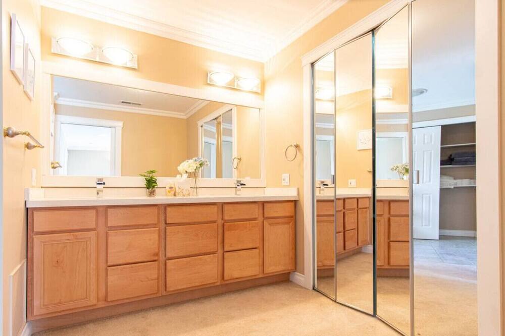 Photo of Bathroom in Tukwila