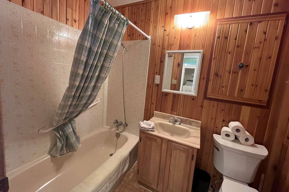 Photo of Bathroom in Candle Lake