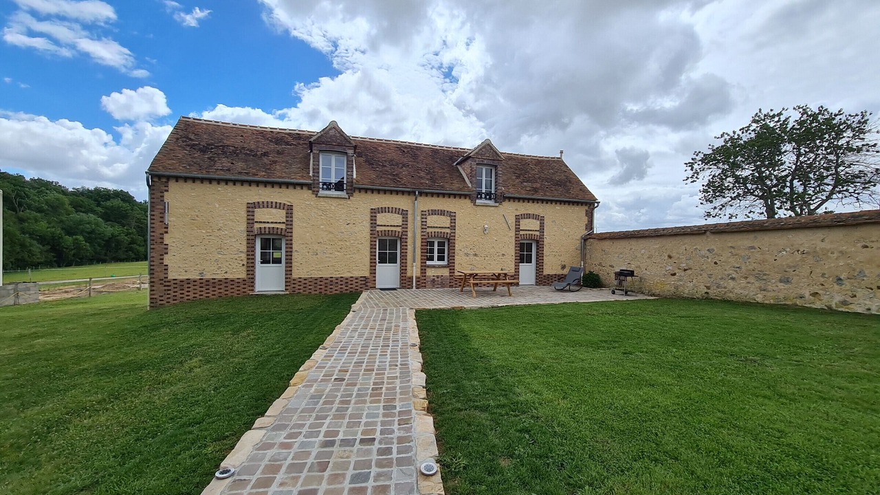 Photo of Outdoor in Chevannes