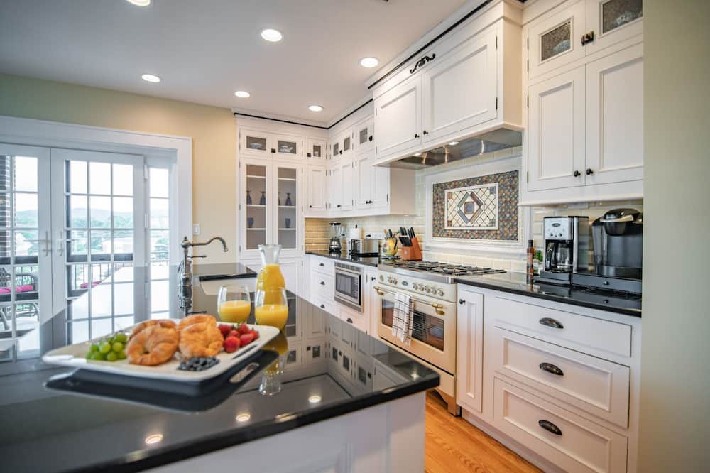 Photo of Kitchen in Hendersonville