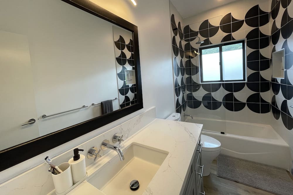 Photo of Bathroom in Haleiwa