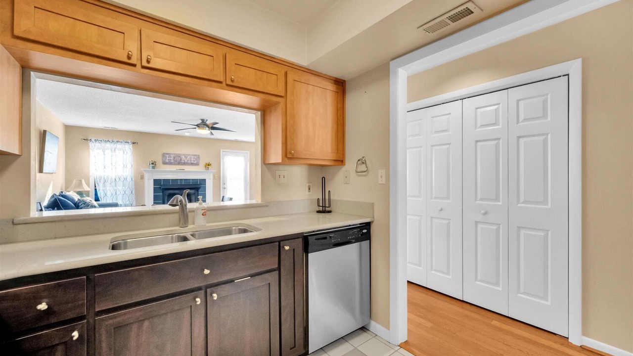 Photo of Kitchen in Chic's Beach