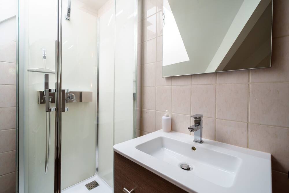 Photo of Bathroom in Heer
