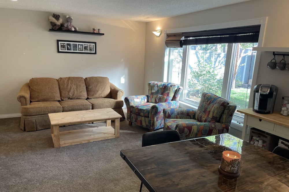 Photo of Livingroom in Okotoks