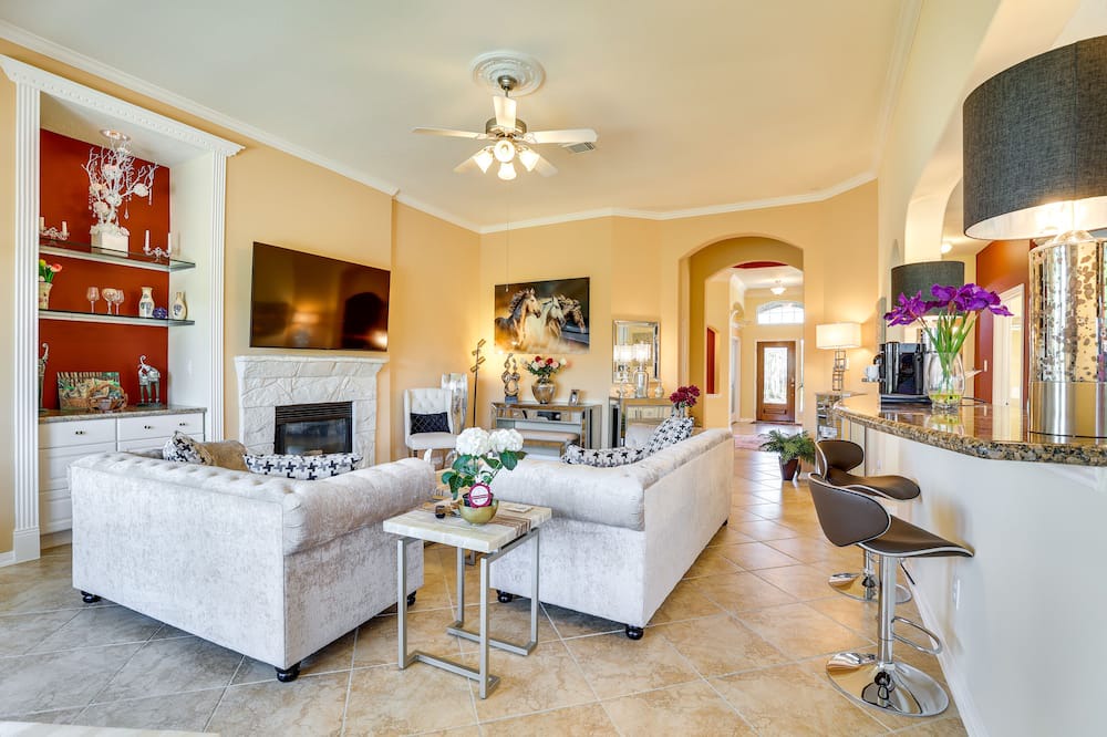 Photo of Livingroom in Sydney Harbour