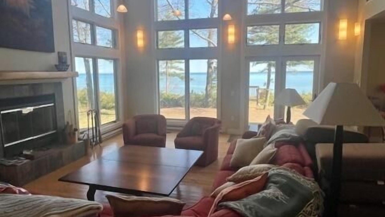 Photo of Livingroom in Beaver Island