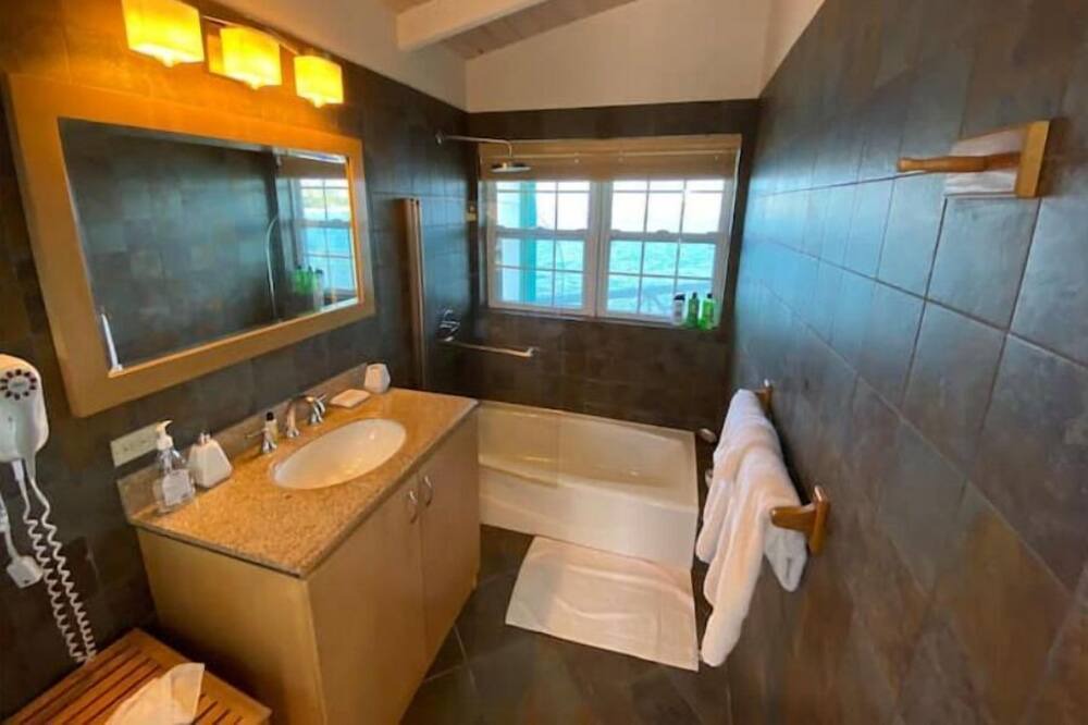 Photo of Bathroom in Island Harbour