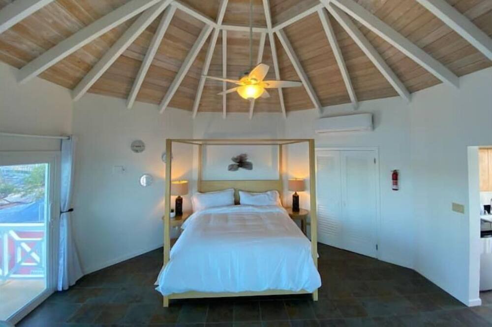 Photo of Bedroom in Island Harbour