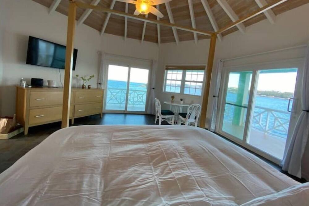 Photo of Bedroom in Island Harbour