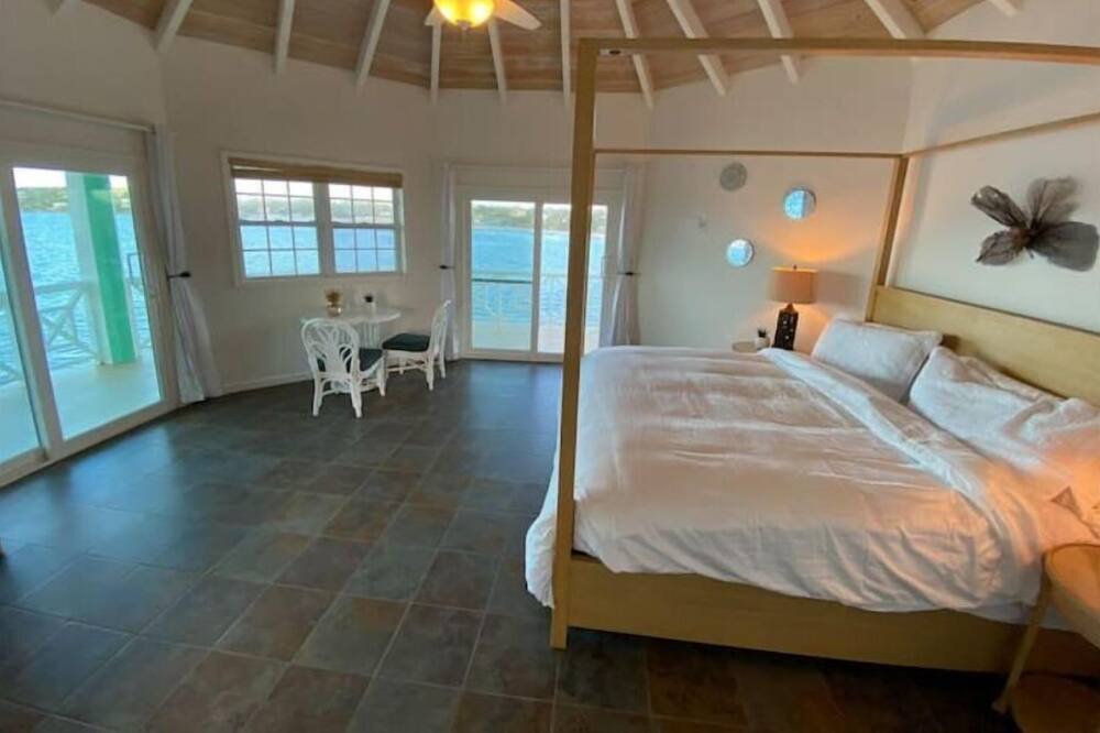 Photo of Bedroom in Island Harbour