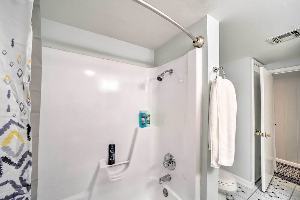 Photo of Bathroom in Tahlequah