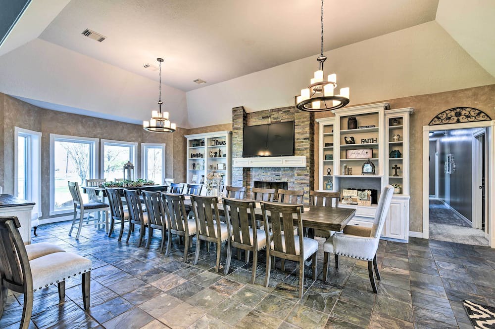 Photo of Livingroom in La Porte